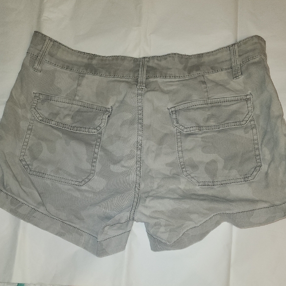 Faded Glory Gray Cargo Shorts Modern Urban Style - Picture 6 of 8